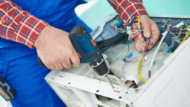 Bornova Mitsubishi Mitsubishi çamaşır makinesi kart tamiri – Su almama arızası orijinal parça ile giderildi. - Teknik servis örneği